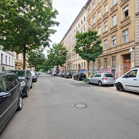 Quiet Courtyard Apartment Берлін Екстер'єр фото