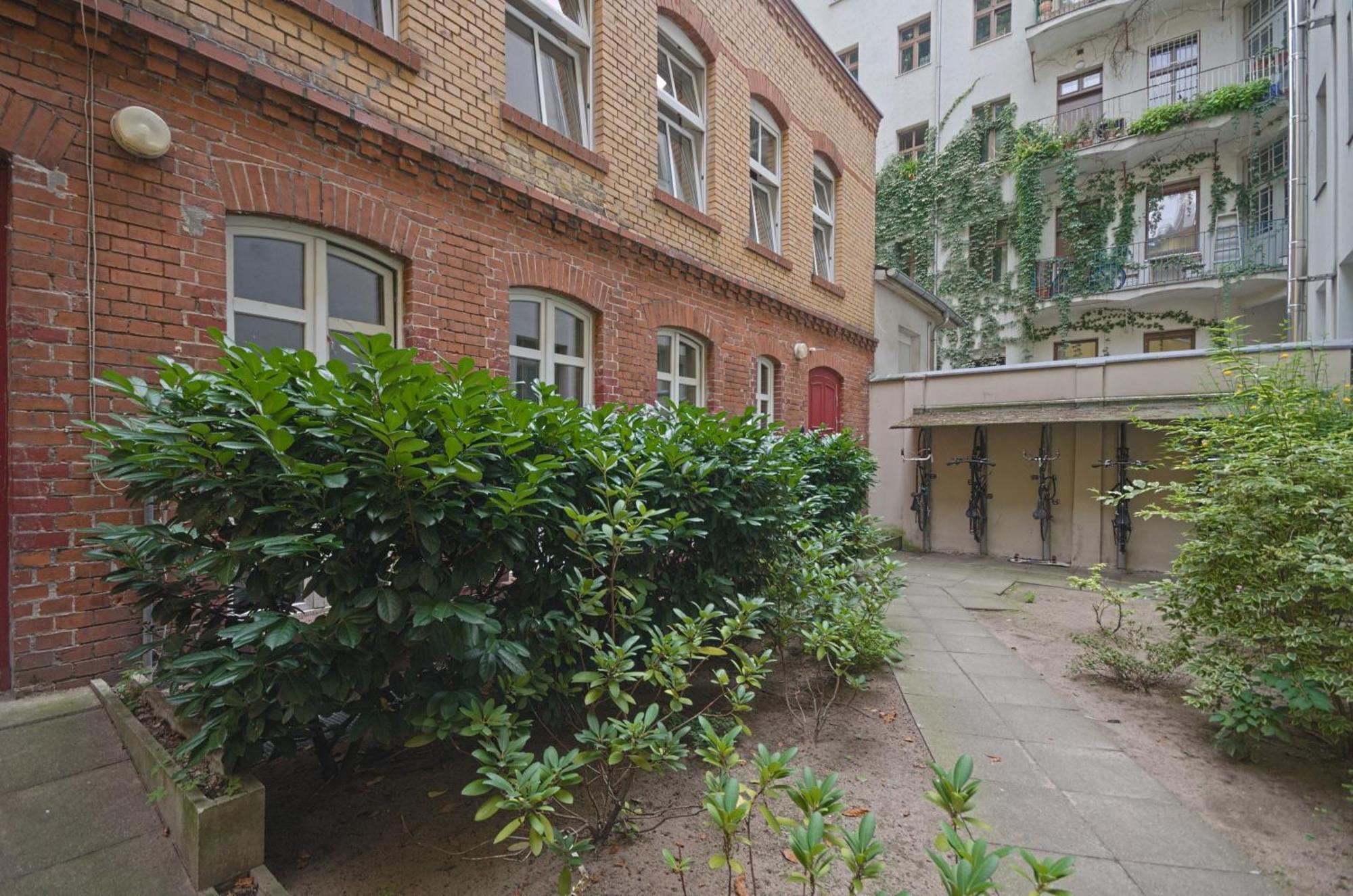 Quiet Courtyard Apartment Берлін Екстер'єр фото